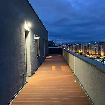 Апартаменти Penthouse Elyna